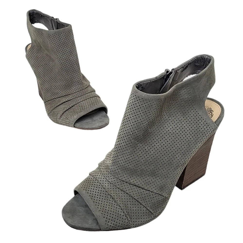 Vince Camuto Kentvi Leather Sandal 9